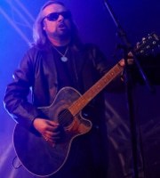 Bee Gees Barry Gibb Impersonator