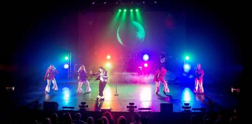 FJ On Stage with Dancers and band